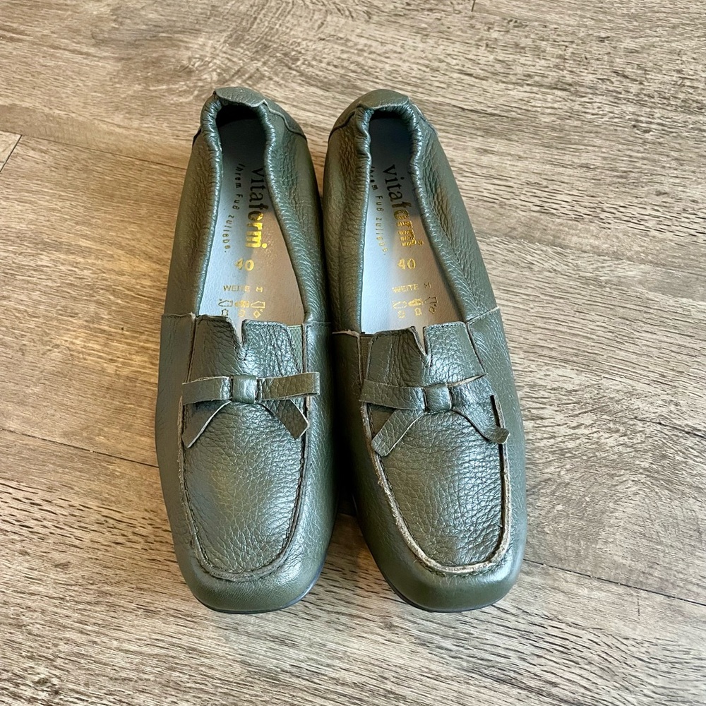 NWOT Vitaform Olive Green Leather Loafters